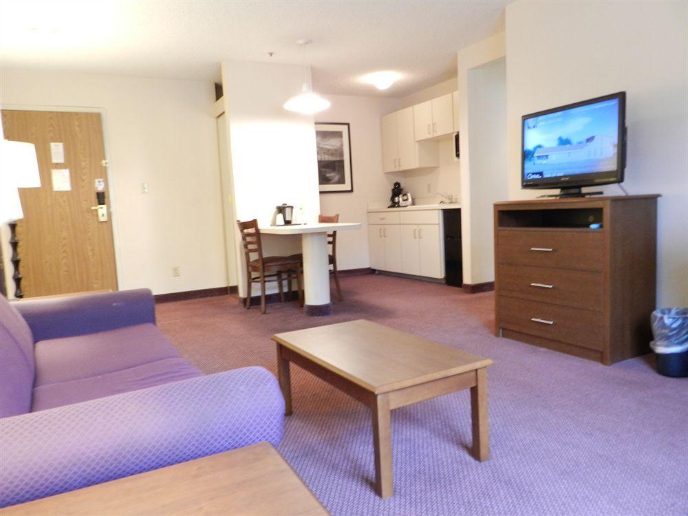 Ashmore Inn And Suites Lubbock Buitenkant foto