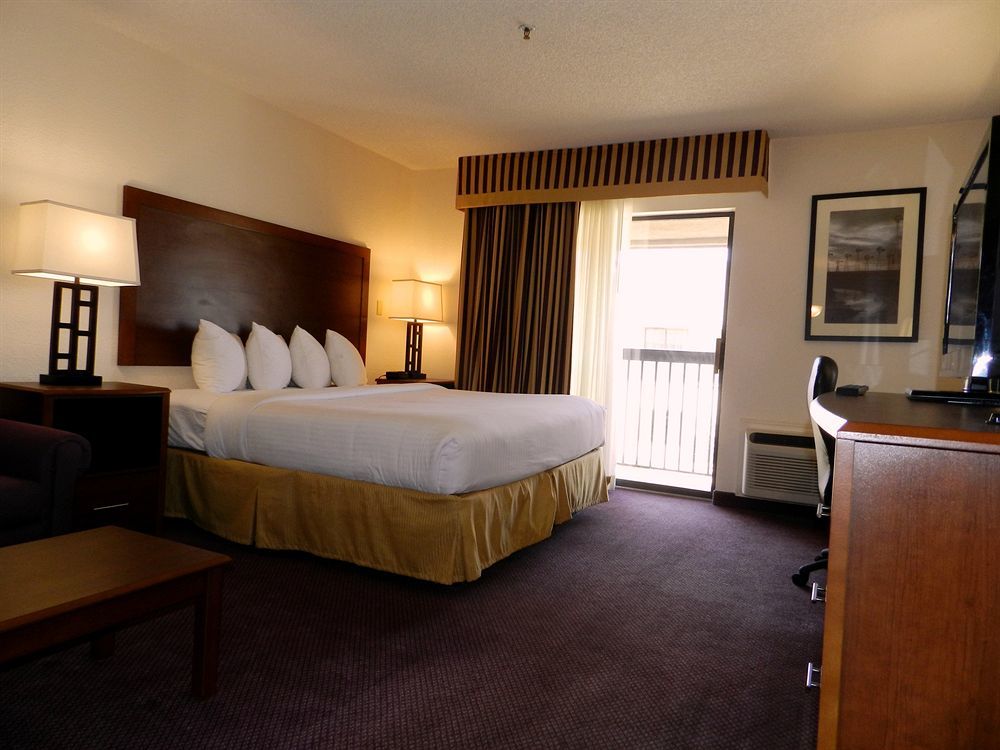 Ashmore Inn And Suites Lubbock Buitenkant foto